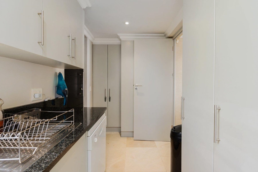 3 Bedroom Property for Sale in Sea Point Western Cape